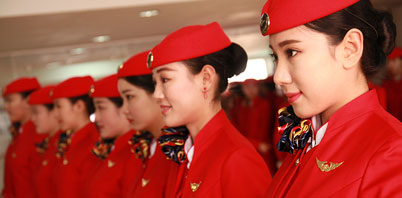 空中乘務就是我們常說的空姐、空哥、空少，主要在航空飛機上從事為旅客的服務人員
